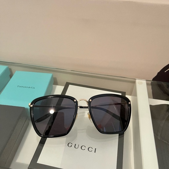 Gucci sunglasses - Picture 2 of 7